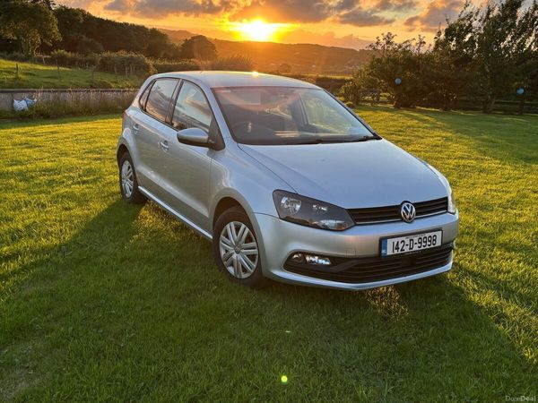 Volkswagen Polo Hatchback, Petrol, 2014, Silver