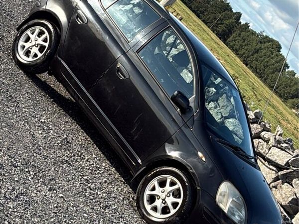 Toyota Yaris Hatchback, Petrol, 2005, Black