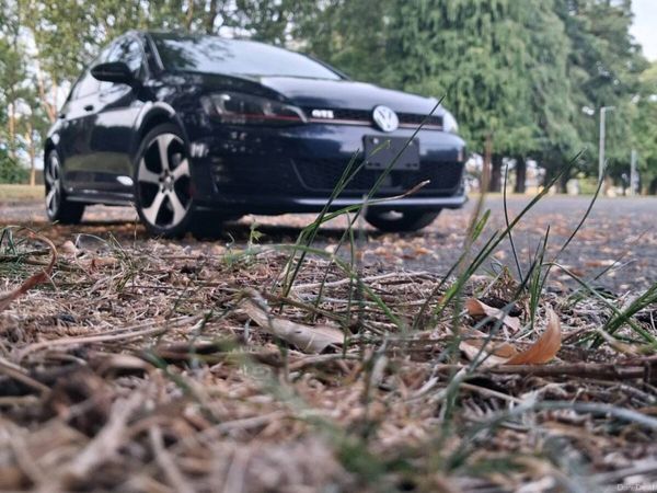 Volkswagen Golf Hatchback, Petrol, 2015, Navy