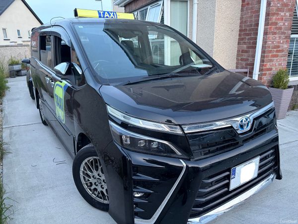 Toyota Voxy MPV, Petrol Hybrid, 2021, Black