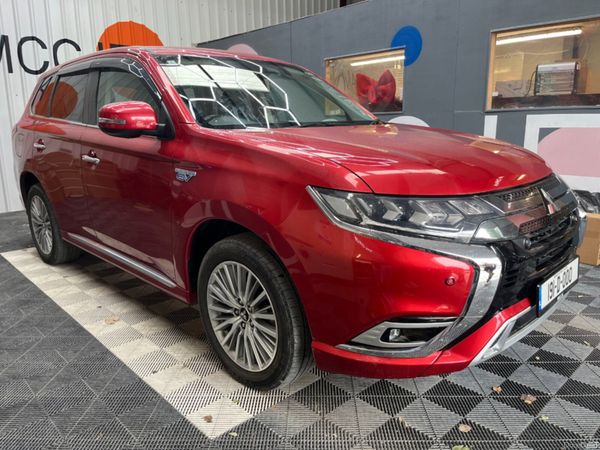 Mitsubishi Outlander SUV, Petrol Hybrid, 2019, Red