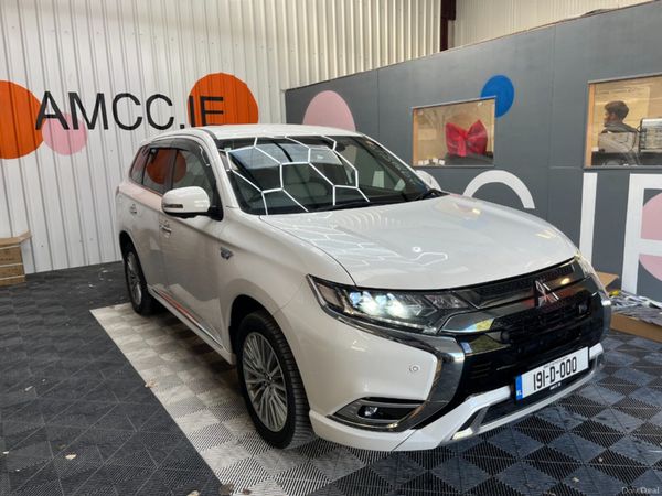 Mitsubishi Outlander SUV, Petrol Plug-in Hybrid, 2019, White