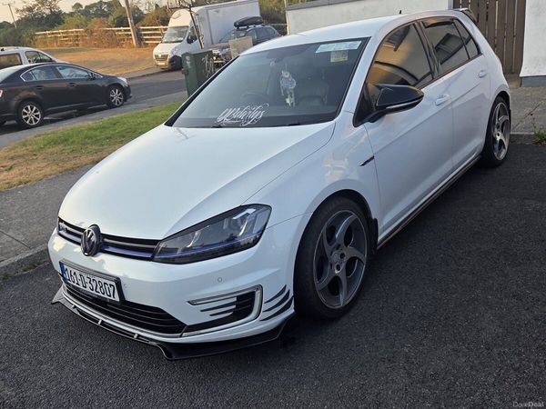 Volkswagen Golf Estate, Petrol, 2016, White