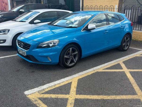 Volvo V40 Hatchback, Diesel, 2016, Blue