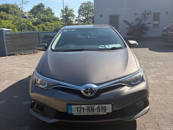 Toyota Auris Van, Diesel, 2017, Grey