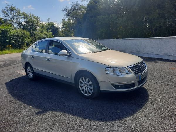 Volkswagen Passat Saloon, Diesel, 2009, Silver