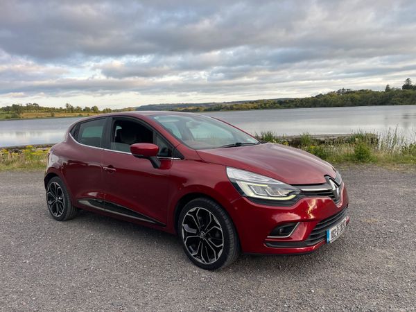 Renault Clio Hatchback, Petrol, 2018, Red