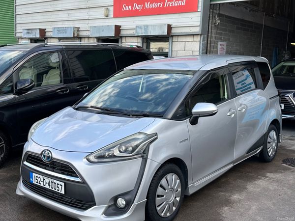 Toyota Sienta MPV, Petrol Hybrid, 2015, Silver