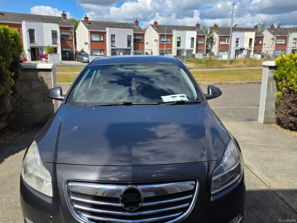 Vauxhall Insignia Hatchback, Diesel, 2010, Grey