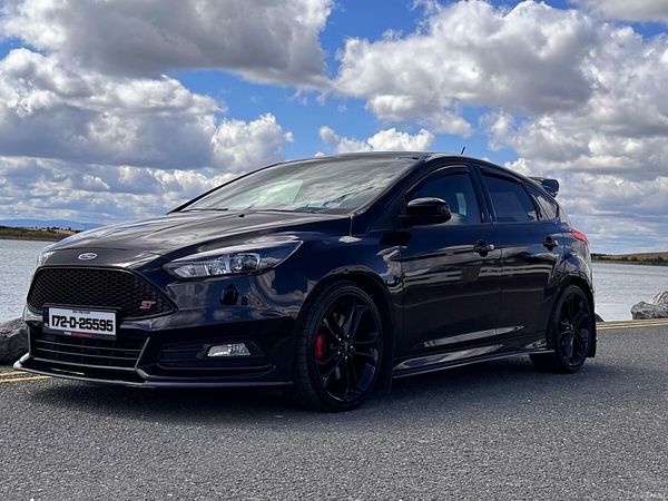 Ford Focus Hatchback, Petrol, 2017, Black