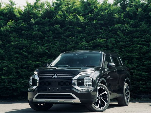 Mitsubishi Outlander SUV, Petrol Plug-in Hybrid, 2022, Black