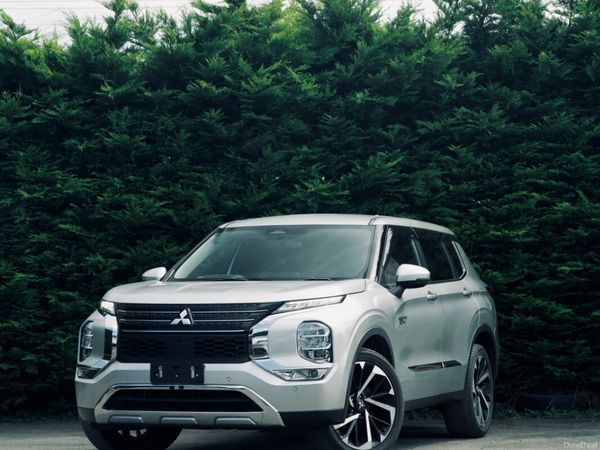 Mitsubishi Outlander SUV, Petrol Plug-in Hybrid, 2022, Silver