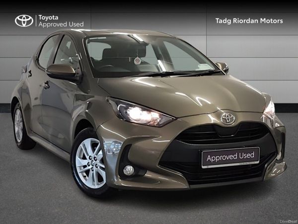 Toyota Yaris Hatchback, Petrol, 2021, Bronze