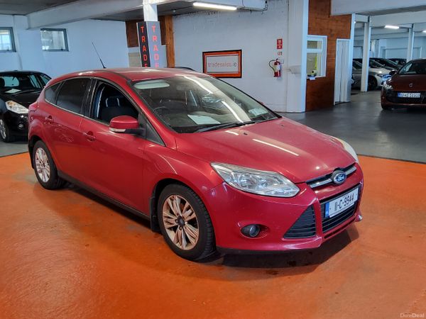 Ford Focus Hatchback, Diesel, 2011, Red