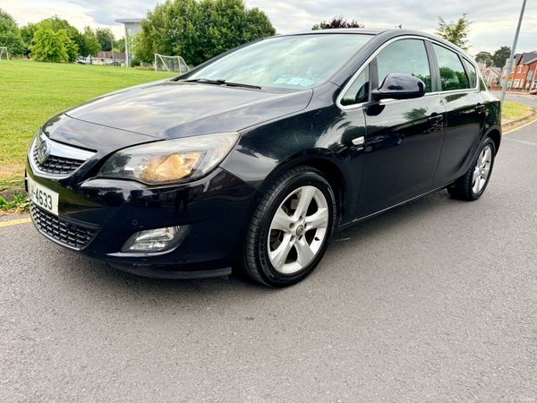 Vauxhall Astra Hatchback, Diesel, 2011, Black