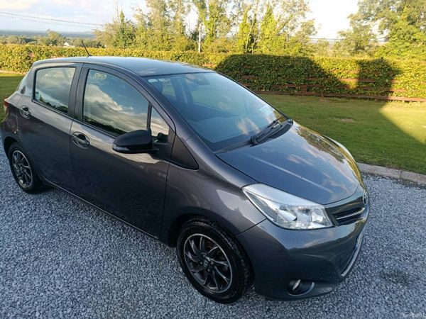 Toyota Yaris Hatchback, Petrol, 2013, Grey