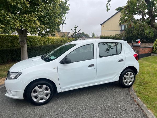 Dacia Sandero Hatchback, Petrol, 2015, White