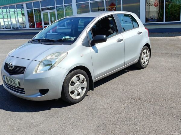 Toyota Yaris Hatchback, Petrol, 2006, Silver