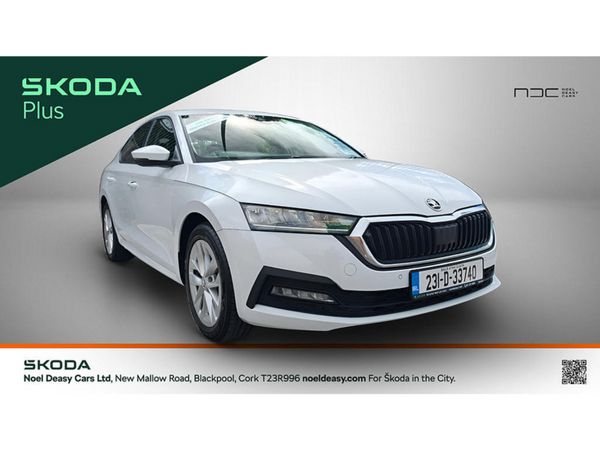 Skoda Octavia Saloon, Diesel, 2023, White