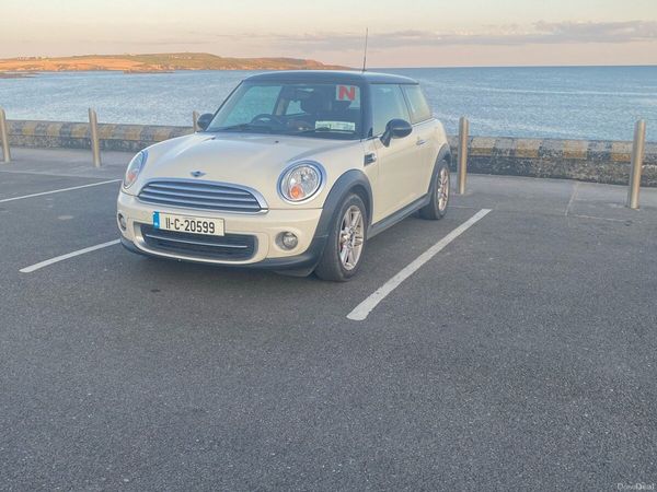 Mini Cooper Hatchback, Petrol, 2011, White