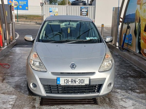 Renault Clio Hatchback, Petrol, 2013, Silver