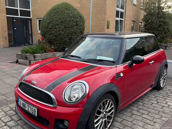 Mini Cooper Hatchback, Diesel, 2011, Red
