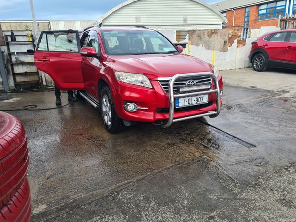 Toyota RAV4 SUV, Diesel, 2011, Red