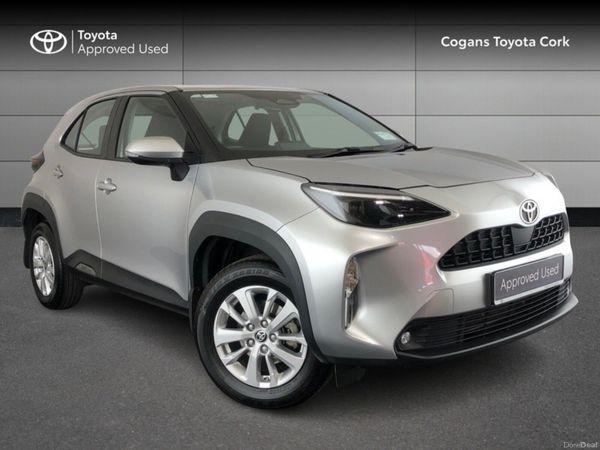 Toyota Yaris Cross Hatchback, Petrol Hybrid, 2024, Silver