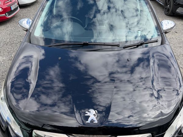 Peugeot 2008 Hatchback, Petrol, 2014, Black