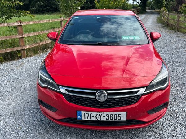 Vauxhall Astra Hatchback, Diesel, 2017, Red