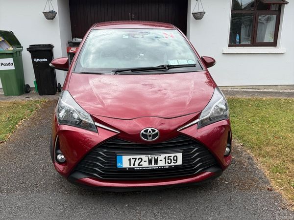 Toyota Yaris Hatchback, Petrol, 2017, Red