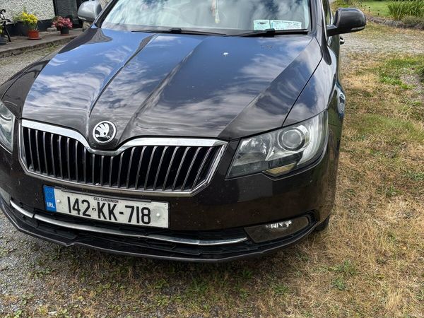 Skoda Superb Saloon, Diesel, 2014, Brown