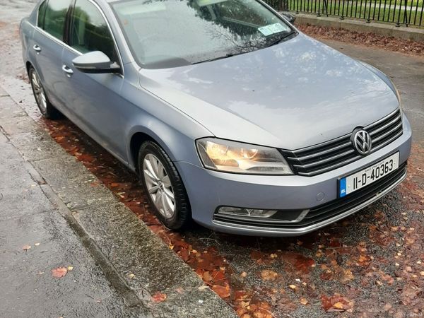 Volkswagen Passat Saloon, Diesel, 2011, Grey