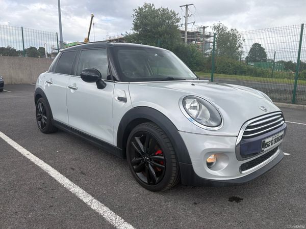 Mini Cooper Hatchback, Petrol, 2015, Silver