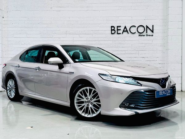 Toyota Camry Saloon, Petrol Hybrid, 2019, Silver
