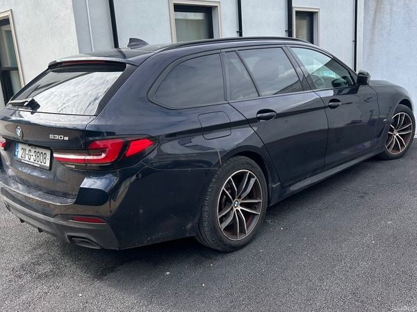 BMW 5-Series Estate, Petrol Plug-in Hybrid, 2021, Black