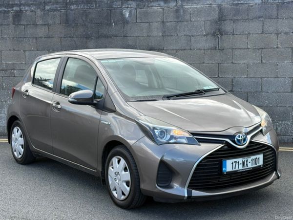Toyota Yaris Hatchback, Petrol Hybrid, 2017, Grey