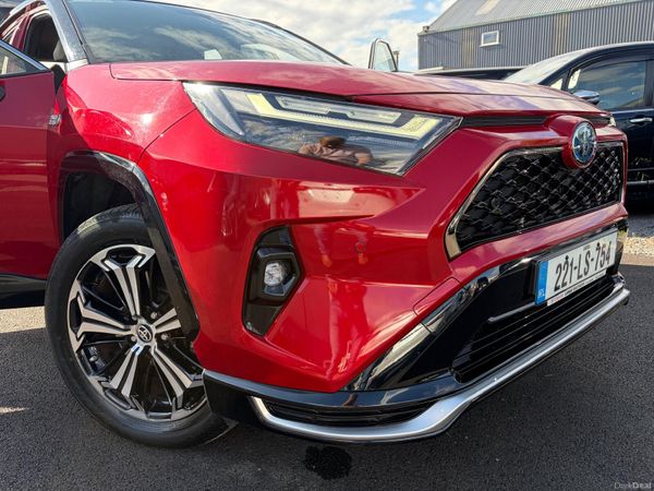 Toyota RAV4 SUV, Petrol Hybrid, 2022, Red