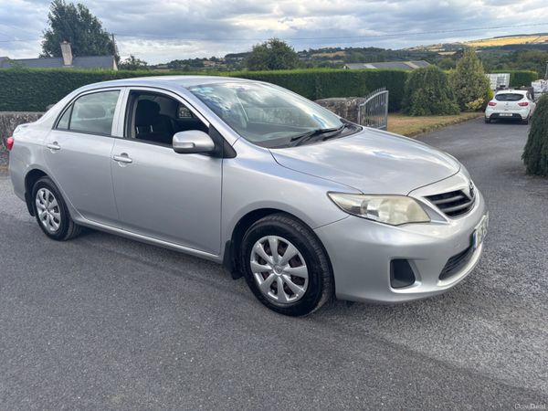 Toyota Corolla Saloon, Diesel, 2011, Silver