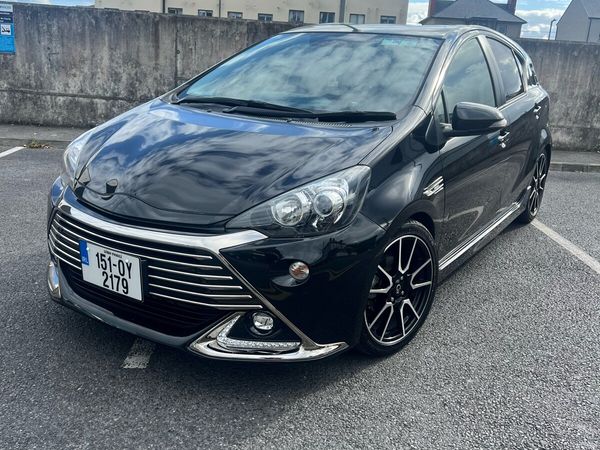 Toyota Aqua Hatchback, Petrol Hybrid, 2015, Black