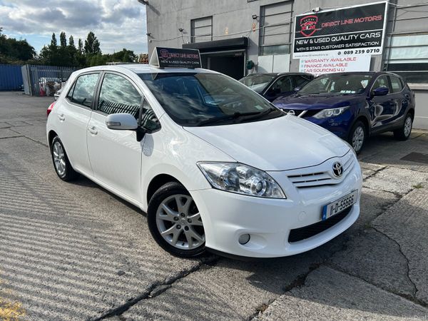 Toyota Auris Hatchback, Petrol, 2011, White