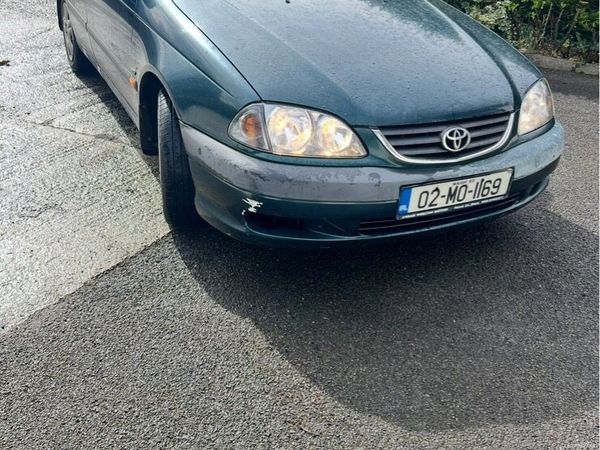 Toyota Avensis Saloon, Petrol, 2002, Green