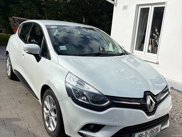 Renault Clio Hatchback, Petrol, 2019, White