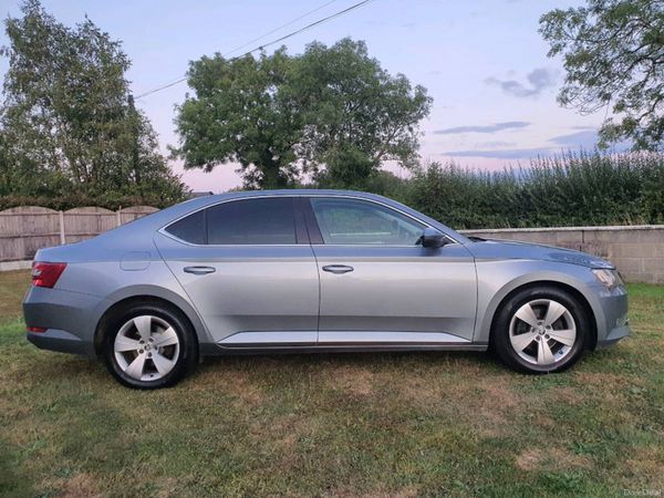 Skoda Superb Hatchback, Diesel, 2016, Grey