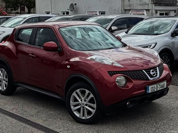 Nissan Juke SUV, Petrol, 2013, Red