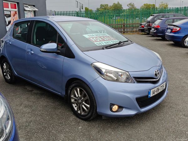 Toyota Yaris Hatchback, Petrol, 2014, Blue