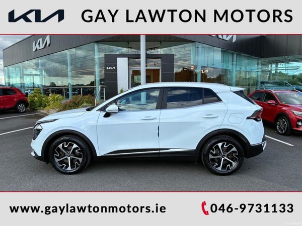 Kia Sportage MPV, Diesel, 2023, White