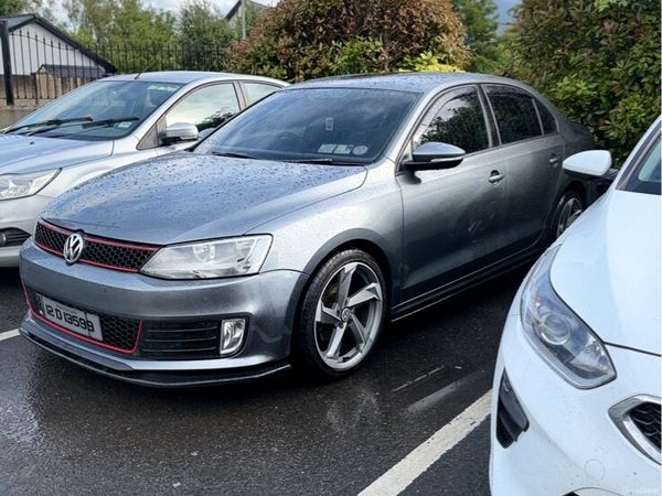 Volkswagen Jetta Saloon, Diesel, 2012, Grey