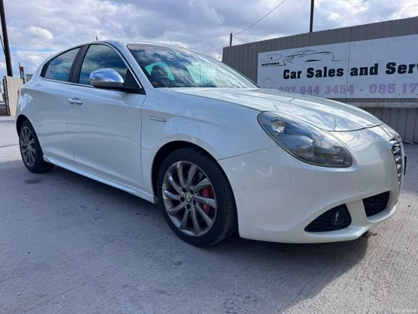 Alfa Romeo Giulietta Hatchback, Petrol, 2012, White