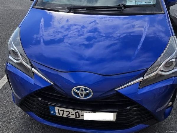 Toyota Yaris Hatchback, Petrol Hybrid, 2017, Blue